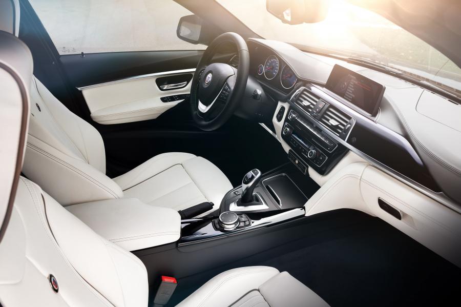 Интерьер Alpina B3 Bi-Turbo Touring Allrad 2015 года  (WW) (фото 4 из 10)